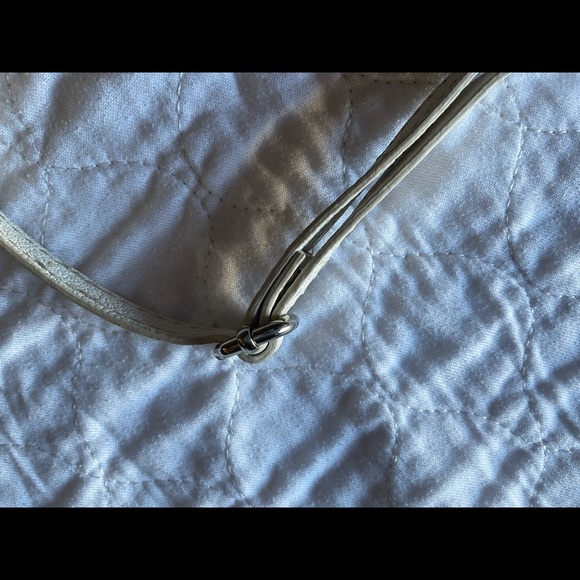 🎀🎀Boho handbag by Carlos Santana. Off white/brownish gold. Great condition - Picture 5 of 11